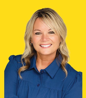 Portrait of Kelli Kerr, Broker/Agent.